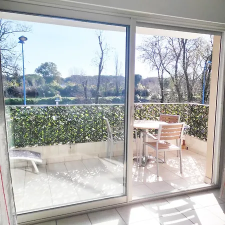 Apartment Les De Robinson: Riverside With Pool In *